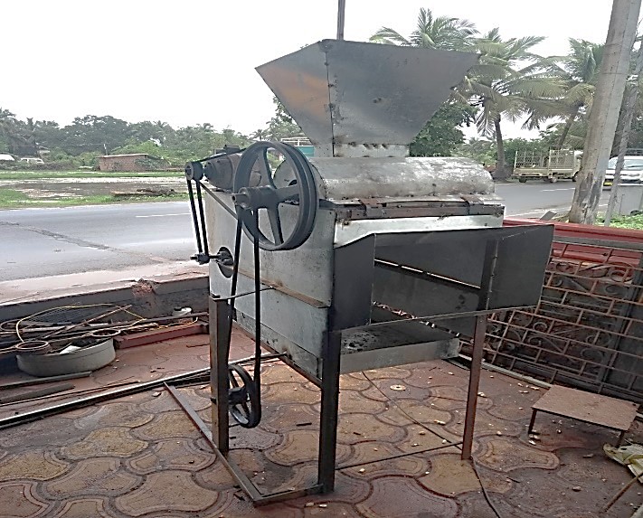 DESIGN AND FABRICATION OF GROUNDNUT SHELLING MACHINE